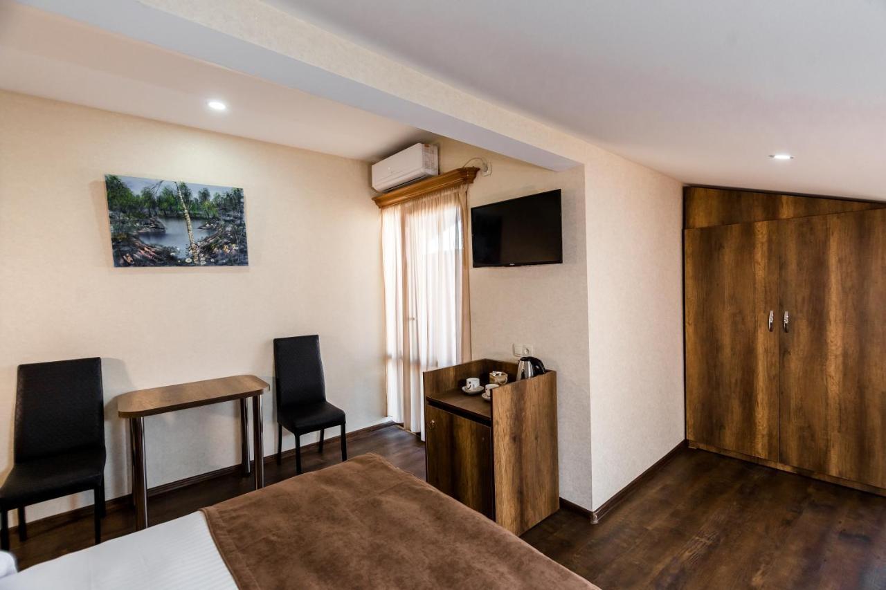 George Hotel Tbilisi Exteriör bild