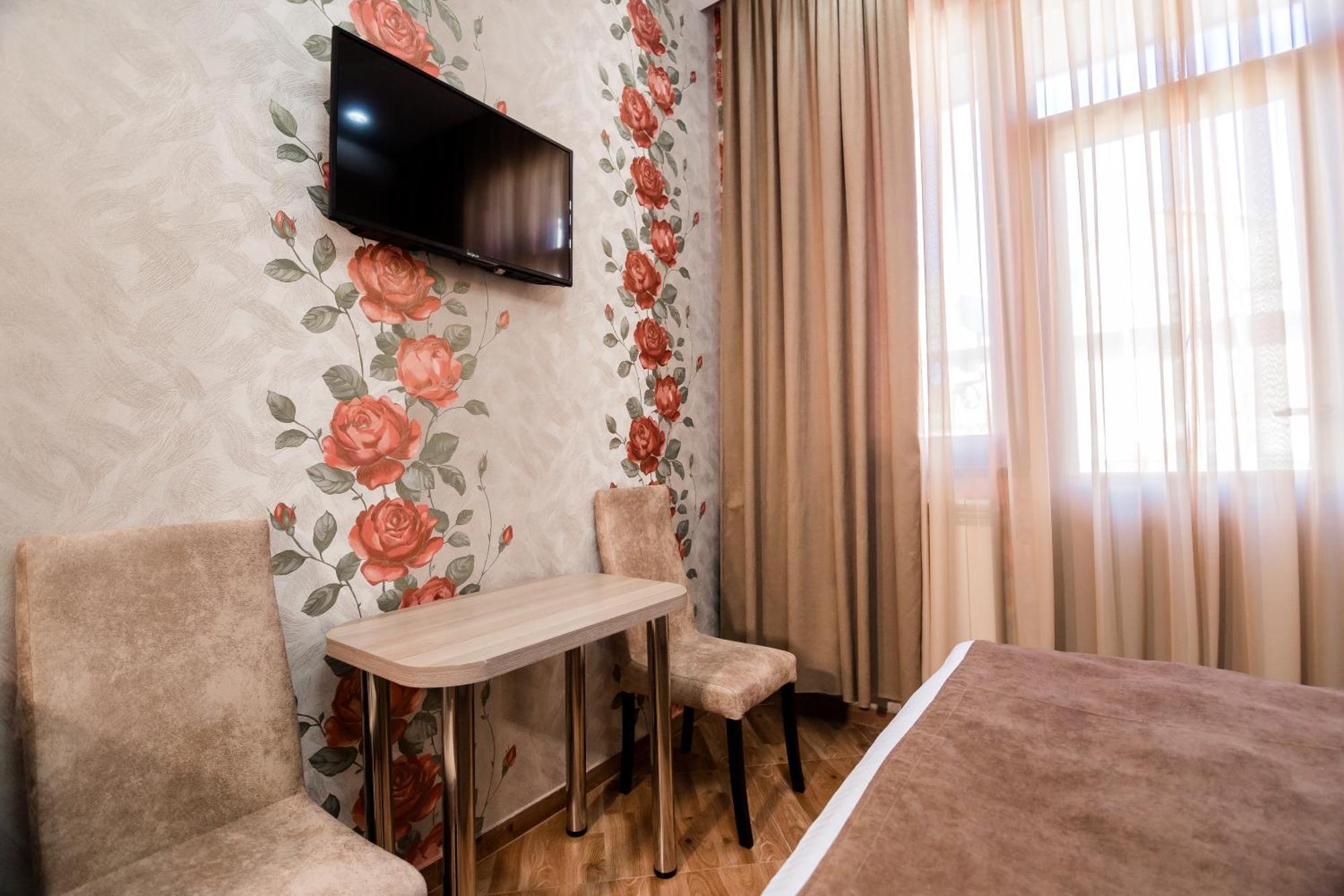 George Hotel Tbilisi Exteriör bild